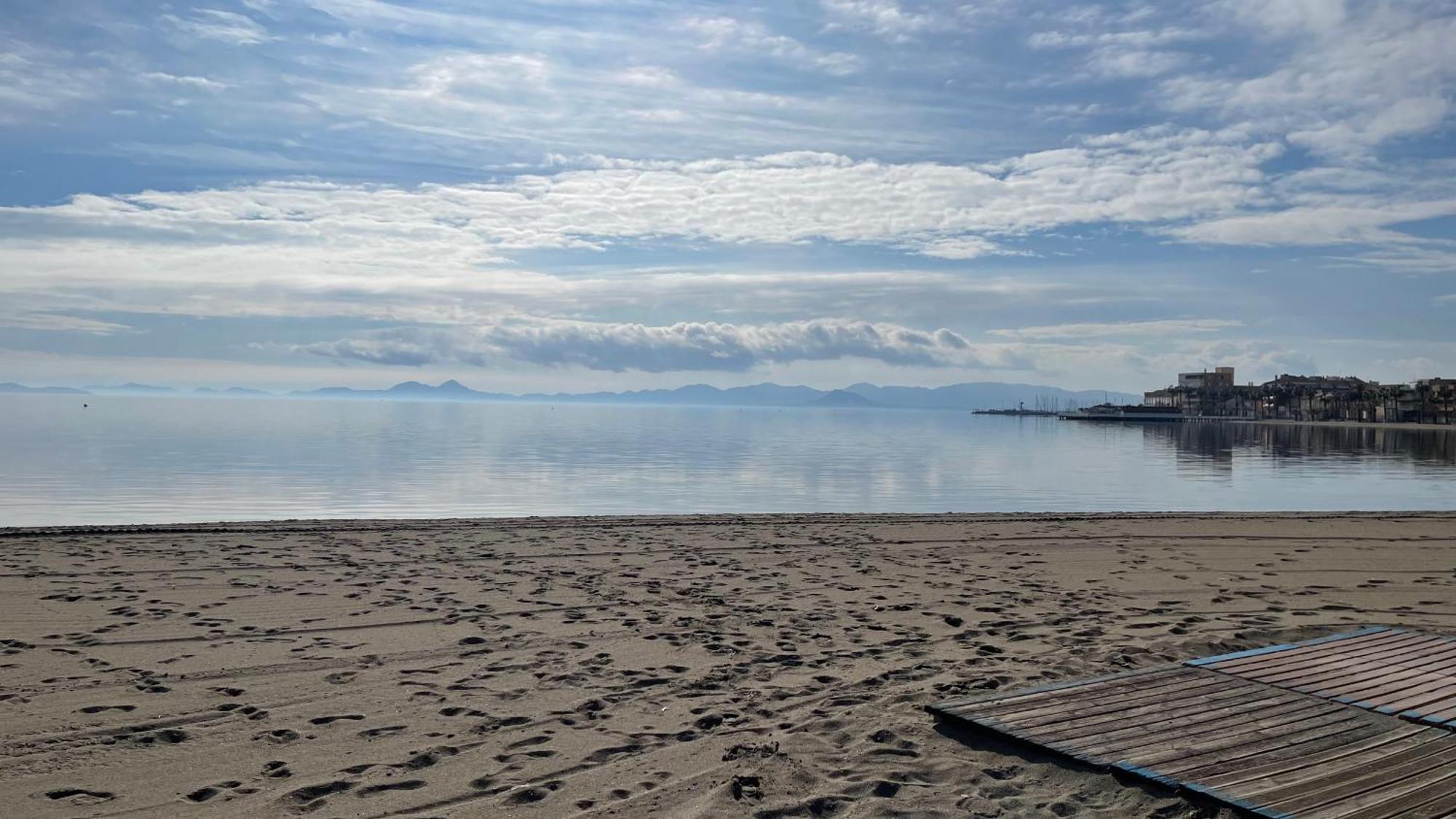 Charming Beachfront Appartement Murcia